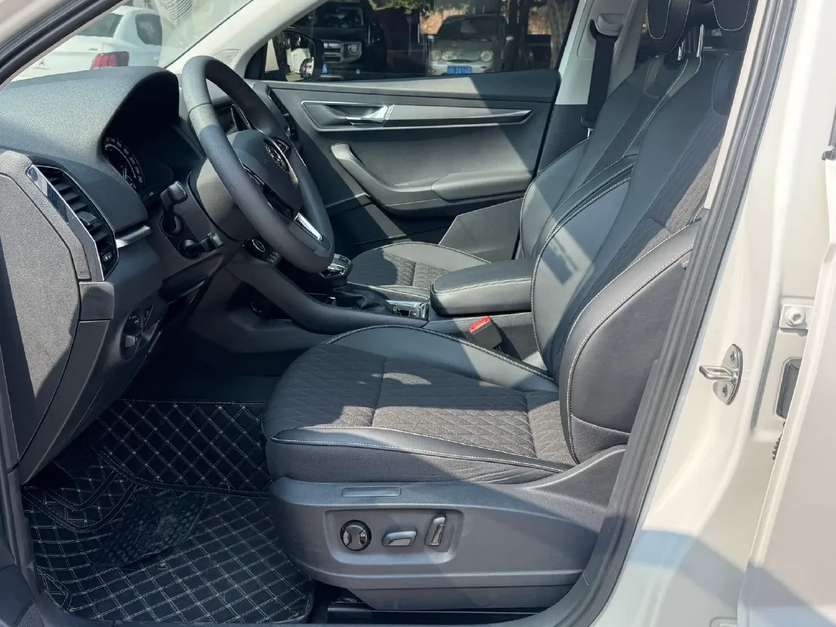 2021 Skoda Karoq 1.4T 150HP L4 7DCT,autocango,china used car exporter,china ev exporter,chinese used car exporter,chinese used ev exporter