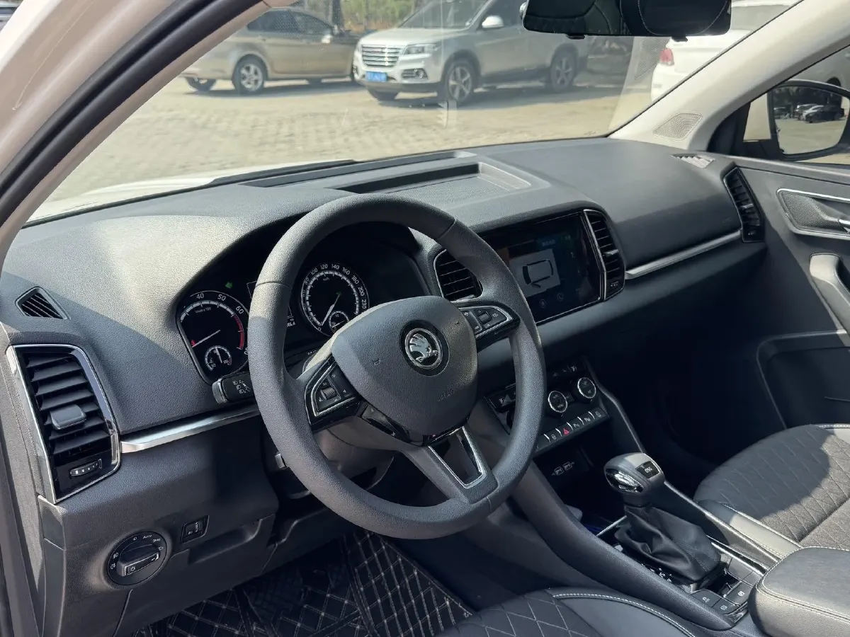 2021 Skoda Karoq 1.4T 150HP L4 7DCT,autocango,china used car exporter,china ev exporter,chinese used car exporter,chinese used ev exporter