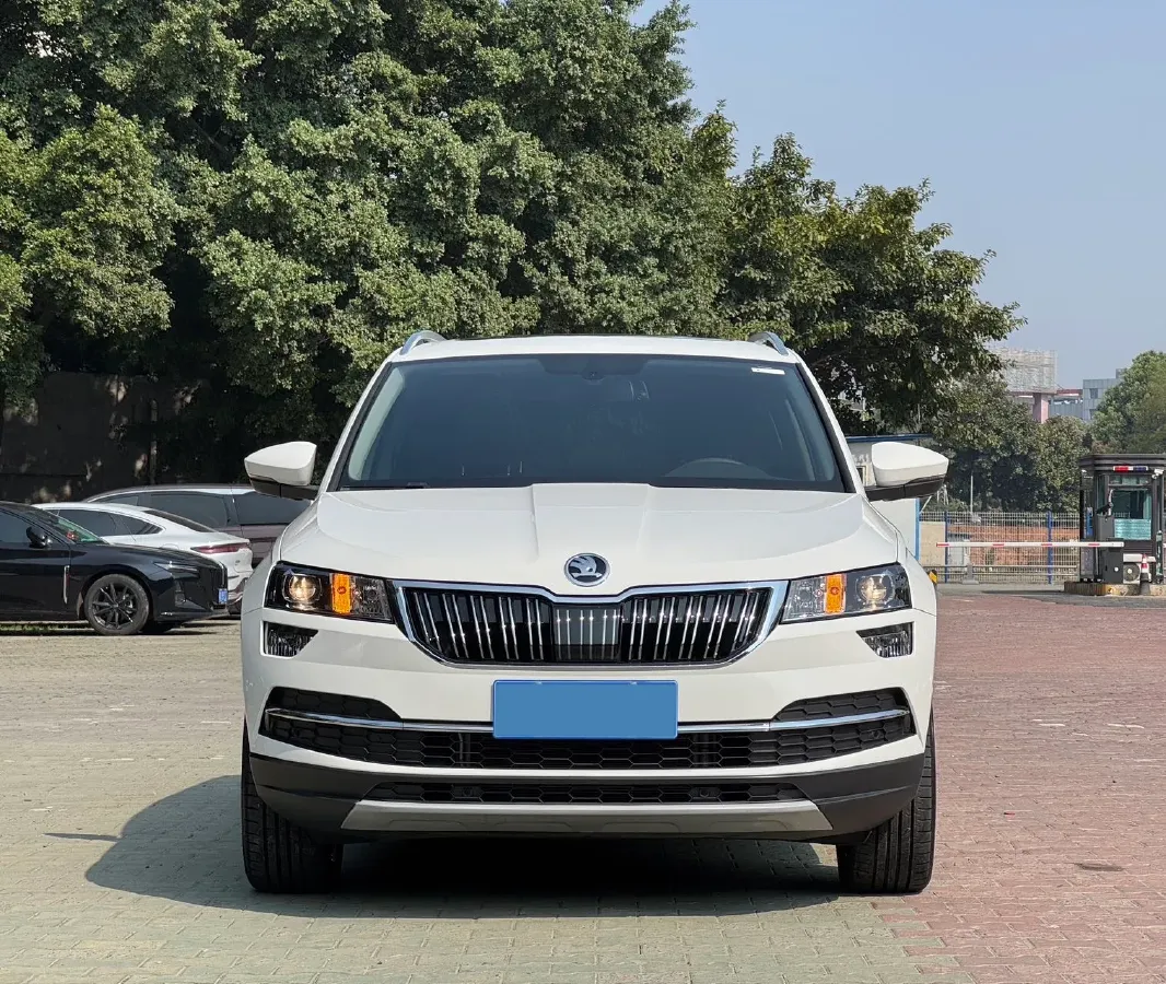 2021 Skoda Karoq 1.4T 150HP L4 7DCT,autocango,china used car exporter,china ev exporter,chinese used car exporter,chinese used ev exporter