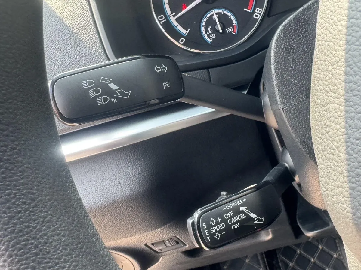 2021 Skoda Karoq 1.4T 150HP L4 7DCT,autocango,china used car exporter,china ev exporter,chinese used car exporter,chinese used ev exporter