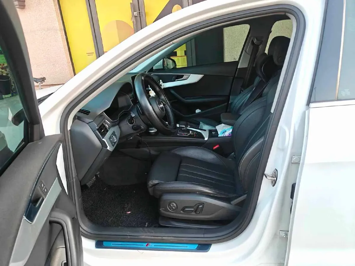 2020 Audi A4L 2.0T 190HP L4 7DCT,autocango,china used car exporter,china ev exporter,chinese used car exporter,chinese used ev exporter