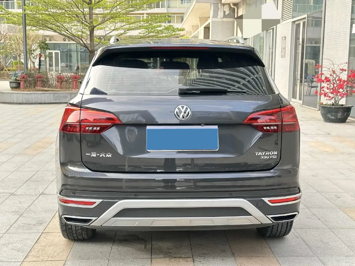 2019 Jeep Cherokee 2.0T 234HP L4 9AT,autocango,china used car exporter,china ev exporter,chinese used car exporter,chinese used ev exporter