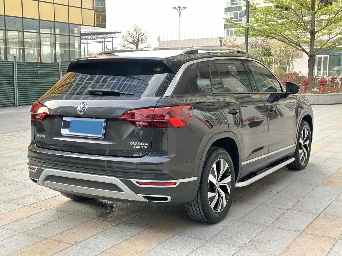 2019 Jeep Cherokee 2.0T 234HP L4 9AT,autocango,china used car exporter,china ev exporter,chinese used car exporter,chinese used ev exporter