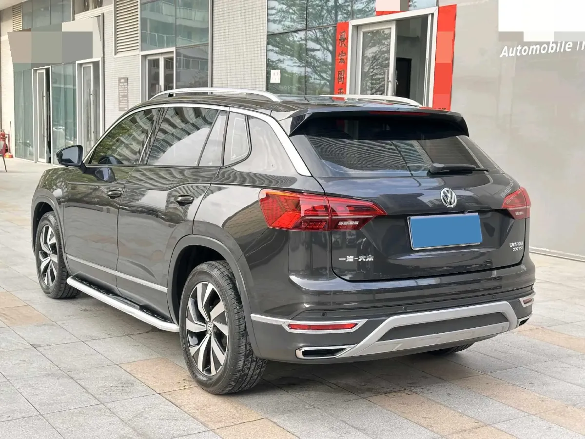 2019 Jeep Cherokee 2.0T 234HP L4 9AT,autocango,china used car exporter,china ev exporter,chinese used car exporter,chinese used ev exporter