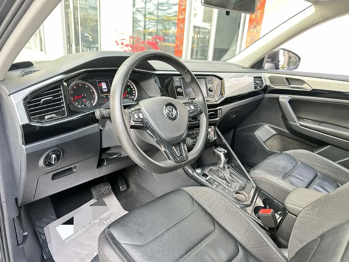 2019 Jeep Cherokee 2.0T 234HP L4 9AT,autocango,china used car exporter,china ev exporter,chinese used car exporter,chinese used ev exporter