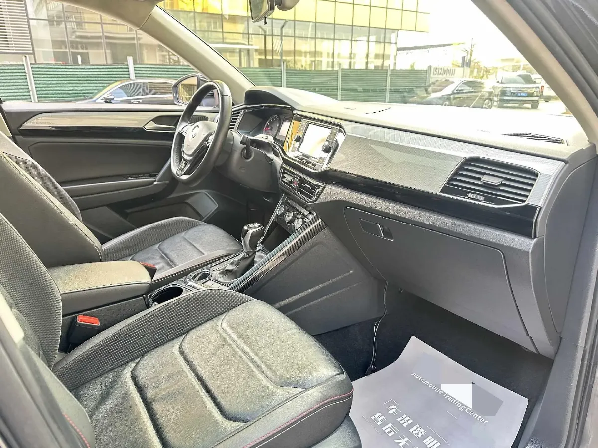 2019 Jeep Cherokee 2.0T 234HP L4 9AT,autocango,china used car exporter,china ev exporter,chinese used car exporter,chinese used ev exporter