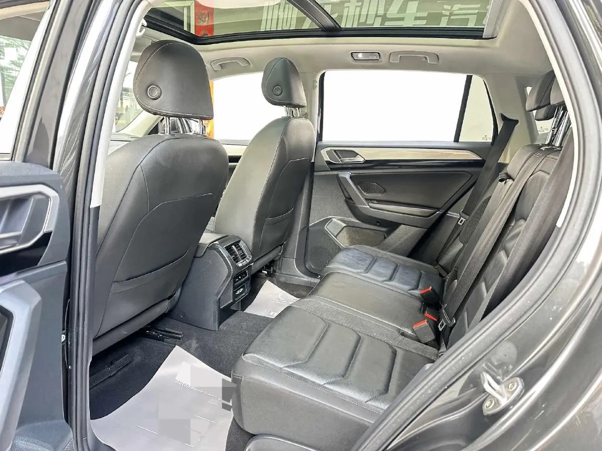 2019 Jeep Cherokee 2.0T 234HP L4 9AT,autocango,china used car exporter,china ev exporter,chinese used car exporter,chinese used ev exporter