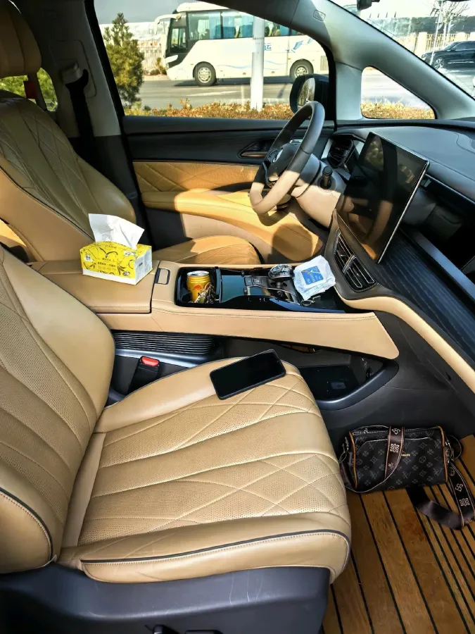 2022 Mercedes-Benz GLC Class 2.0T 197HP L4 9AT,autocango,china used car exporter,china ev exporter,chinese used car exporter,chinese used ev exporter