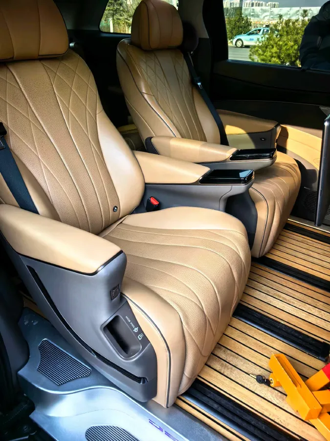 2022 Mercedes-Benz GLC Class 2.0T 197HP L4 9AT,autocango,china used car exporter,china ev exporter,chinese used car exporter,chinese used ev exporter