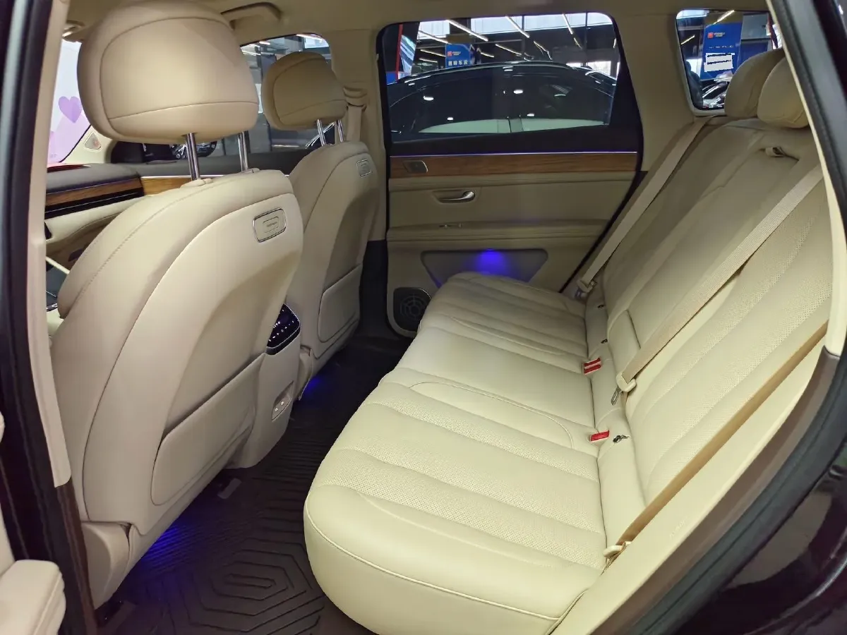 2024 AITO AITO M7 1.5T 152HP L4 REEV 40KWH,autocango,china used car exporter,china ev exporter,chinese used car exporter,chinese used ev exporter