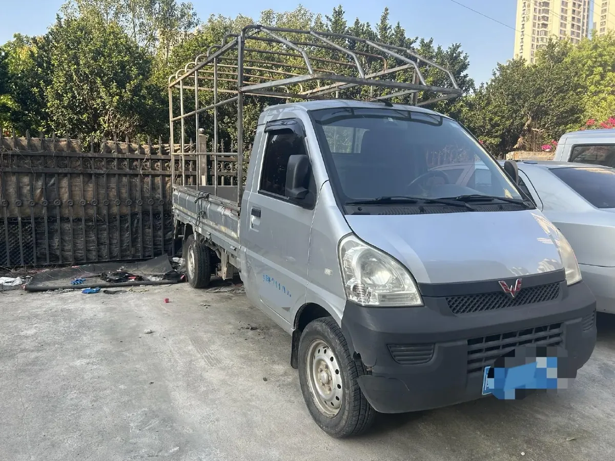 2015 WuLing RongGuang V 1.5L 112HP L4 5MT,autocango,china used car exporter,china ev exporter,chinese used car exporter,chinese used ev exporter