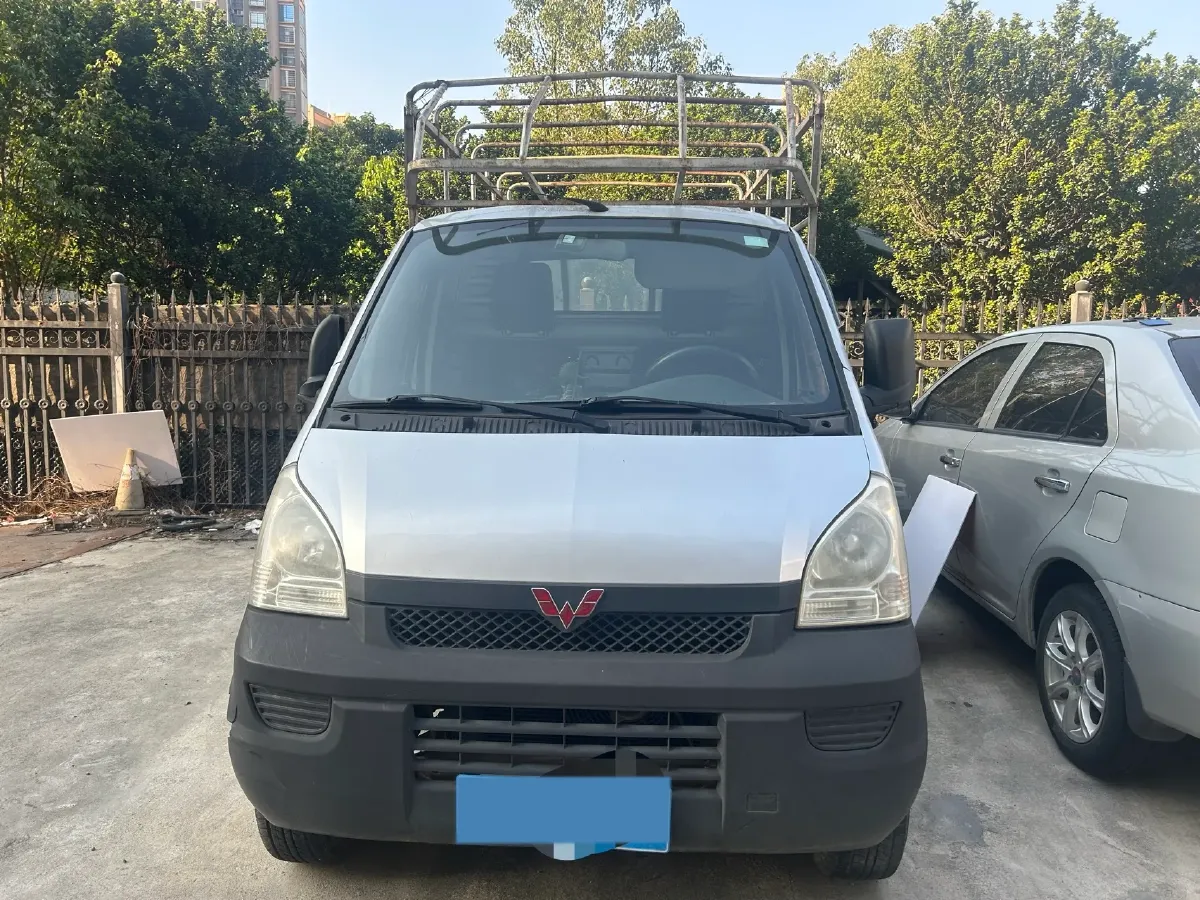 2015 WuLing RongGuang V 1.5L 112HP L4 5MT,autocango,china used car exporter,china ev exporter,chinese used car exporter,chinese used ev exporter