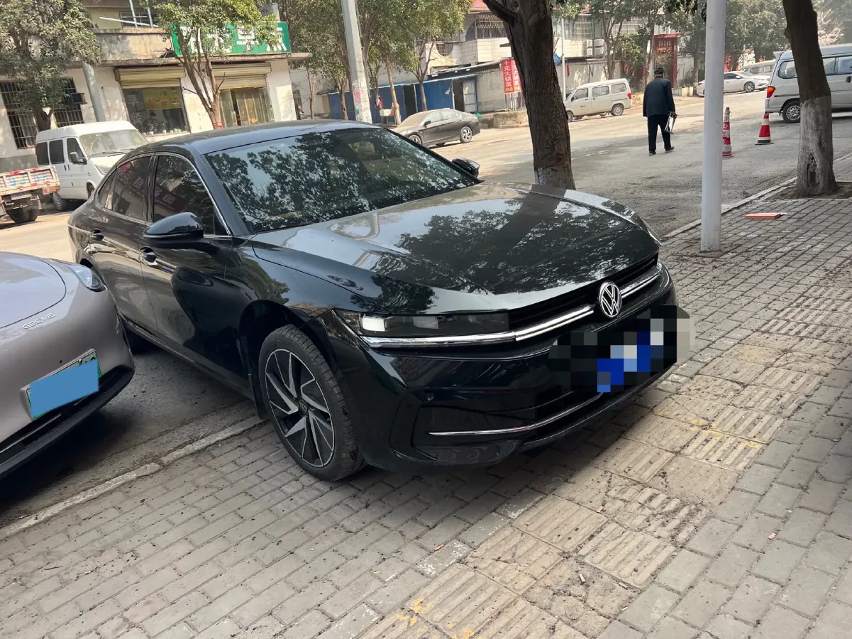 2024 Volkswagen Magotan 2.0T 220HP L4 7DCT,autocango,china used car exporter,china ev exporter,chinese used car exporter,chinese used ev exporter