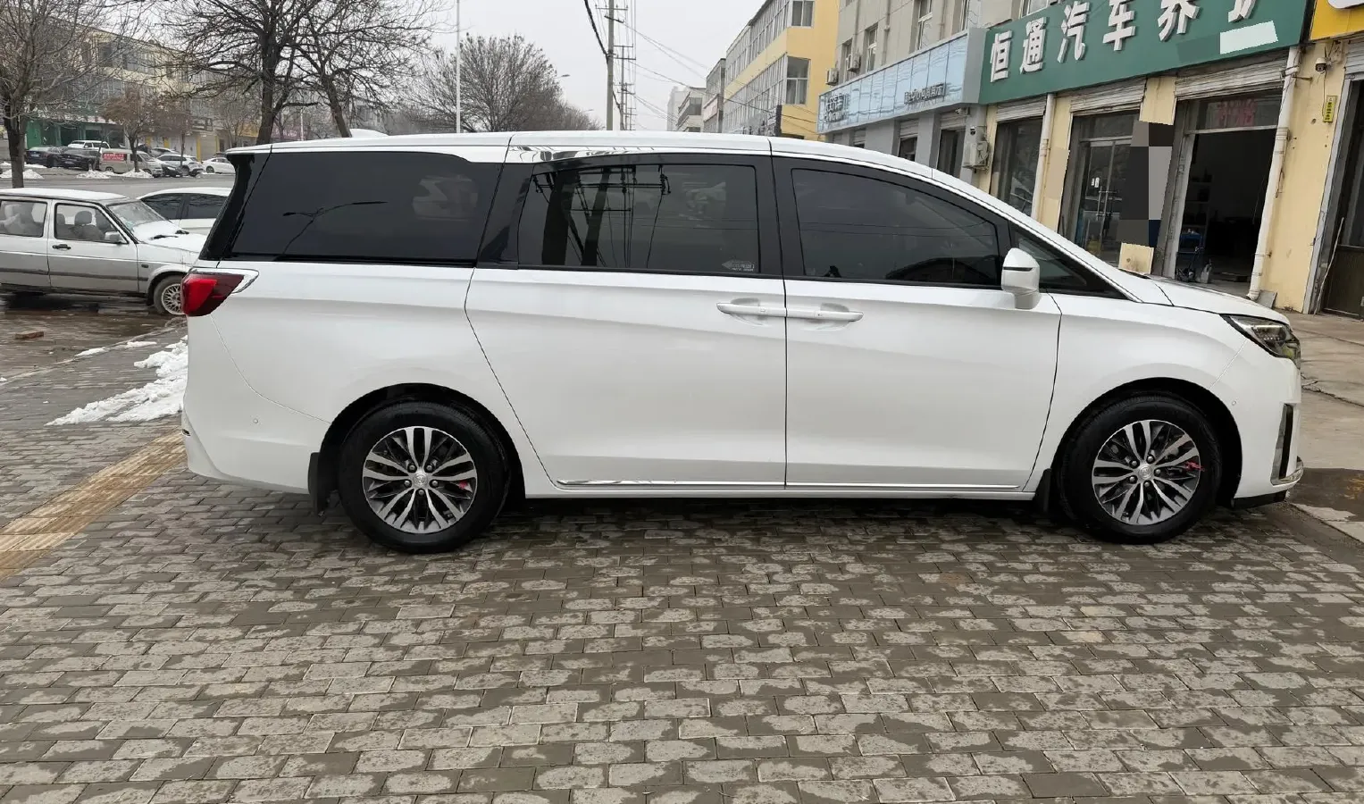 2023 Buick GL8 2.0T 237HP L4 9AT,autocango,china used car exporter,china ev exporter,chinese used car exporter,chinese used ev exporter