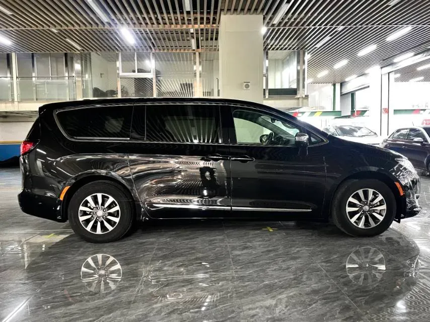 2019 Chrysler Pacifica 3.6L 245HP V6 E-CVT PHEV 16KWH,autocango,china used car exporter,china ev exporter,chinese used car exporter,chinese used ev exporter