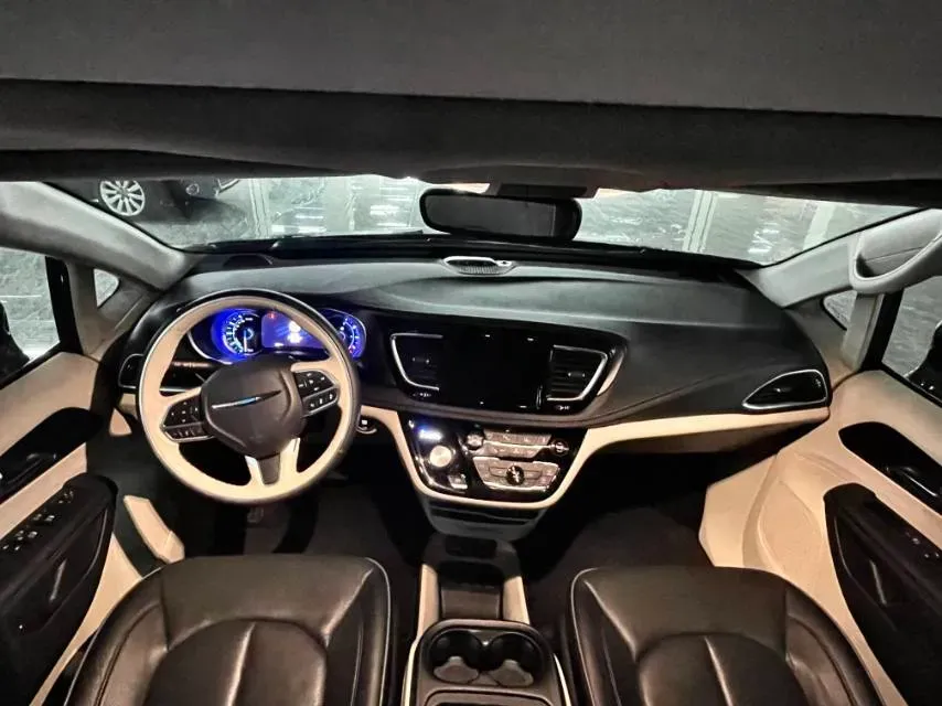 2019 Chrysler Pacifica 3.6L 245HP V6 E-CVT PHEV 16KWH,autocango,china used car exporter,china ev exporter,chinese used car exporter,chinese used ev exporter