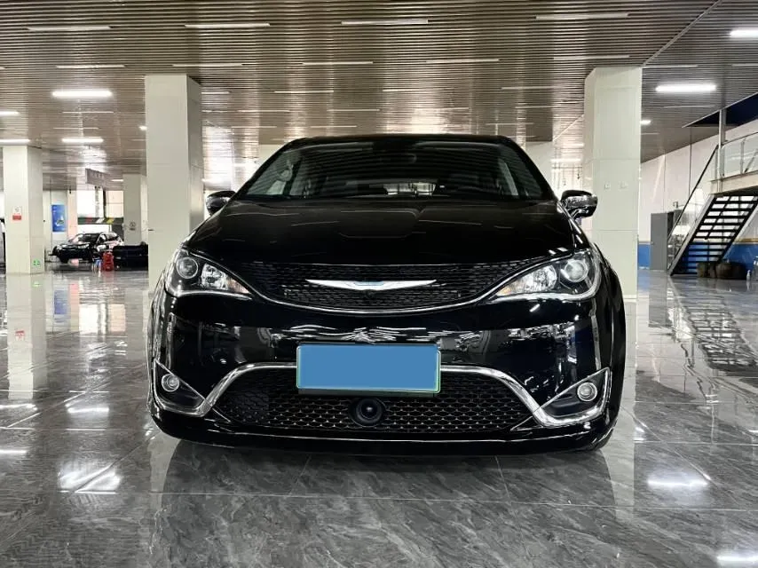 2019 Chrysler Pacifica 3.6L 245HP V6 E-CVT PHEV 16KWH,autocango,china used car exporter,china ev exporter,chinese used car exporter,chinese used ev exporter