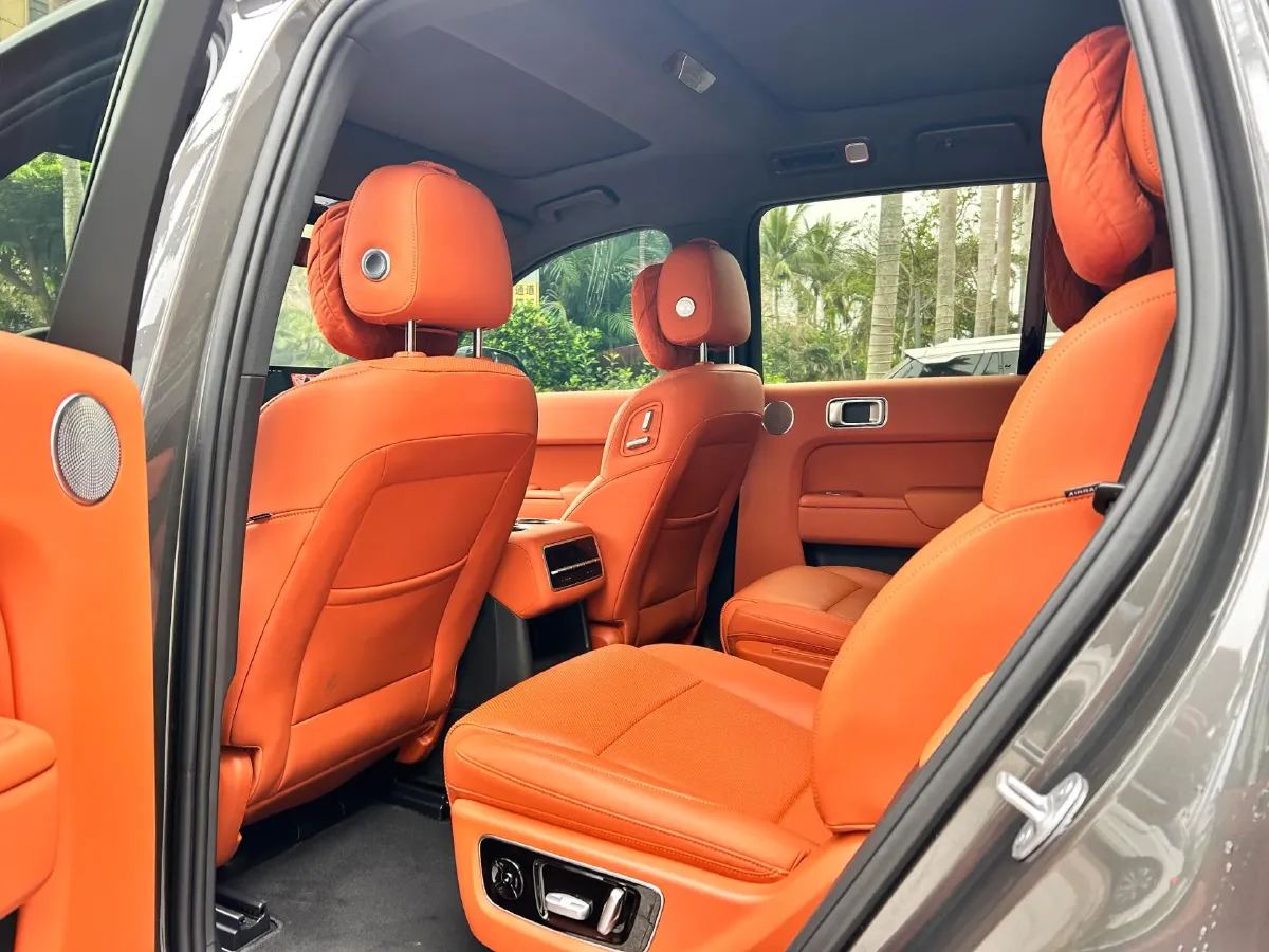 2023 Li L8 Range Extended 154HP REEV 40.9KWH,autocango,china used car exporter,china ev exporter,chinese used car exporter,chinese used ev exporter