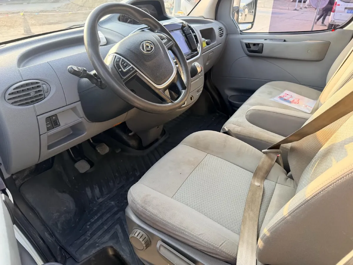 2021 MAXUS XinTu V80 2.0T 127HP L4 6MT,autocango,china used car exporter,china ev exporter,chinese used car exporter,chinese used ev exporter