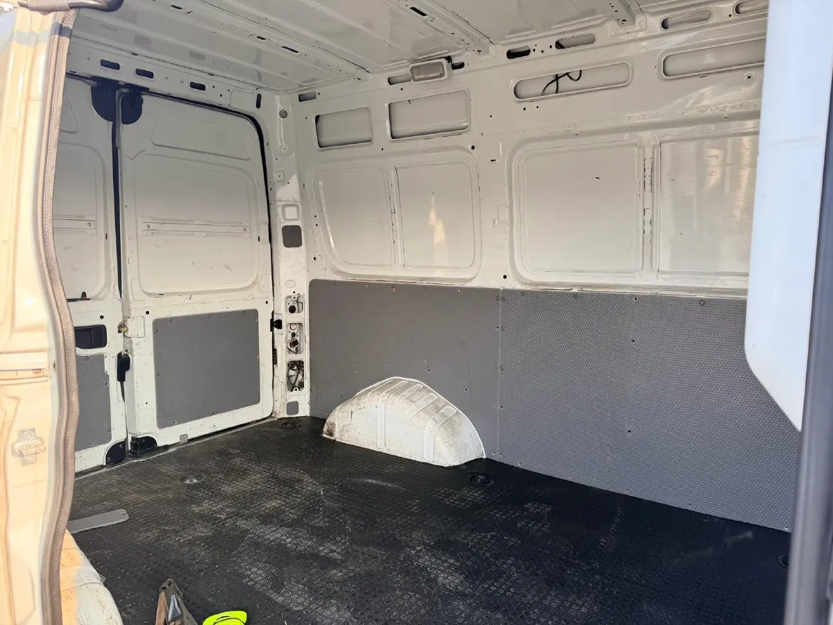 2021 MAXUS XinTu V80 2.0T 127HP L4 6MT,autocango,china used car exporter,china ev exporter,chinese used car exporter,chinese used ev exporter