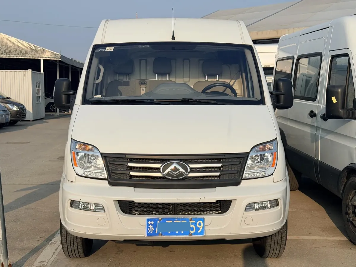 2021 MAXUS XinTu V80 2.0T 127HP L4 6MT,autocango,china used car exporter,china ev exporter,chinese used car exporter,chinese used ev exporter