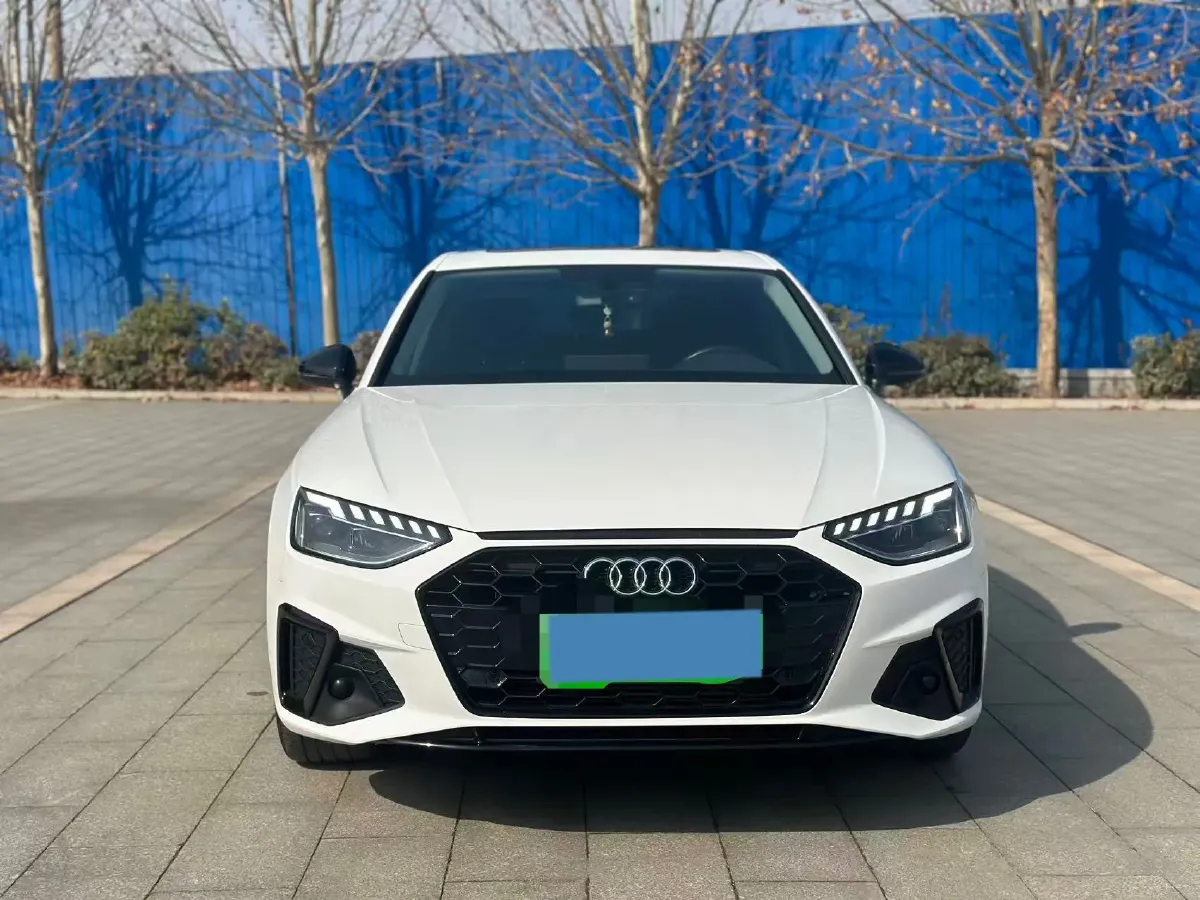 2022 Audi A4L 2.0T 190HP L4 7DCT,autocango,china used car exporter,china ev exporter,chinese used car exporter,chinese used ev exporter