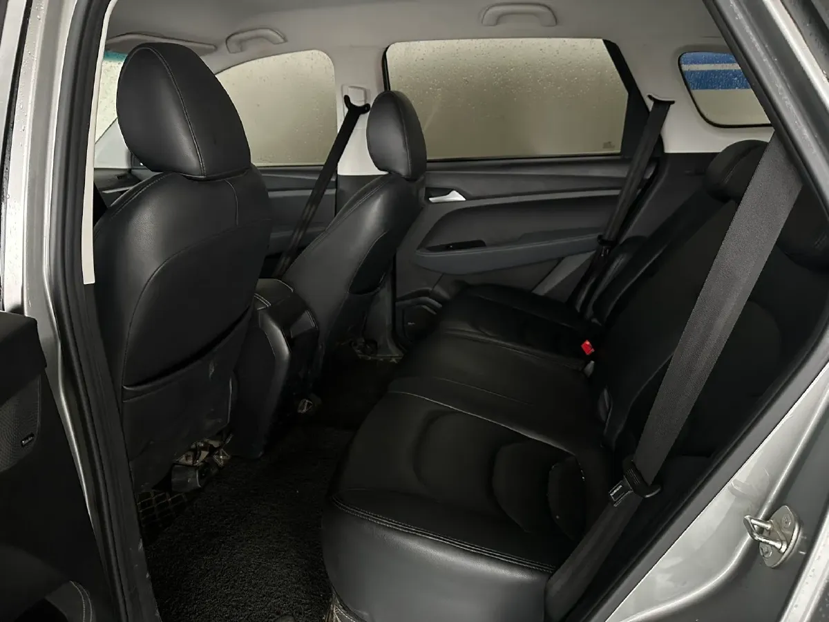 2019 BaoJun 530 1.5T 151HP L4 CVT,autocango,china used car exporter,china ev exporter,chinese used car exporter,chinese used ev exporter