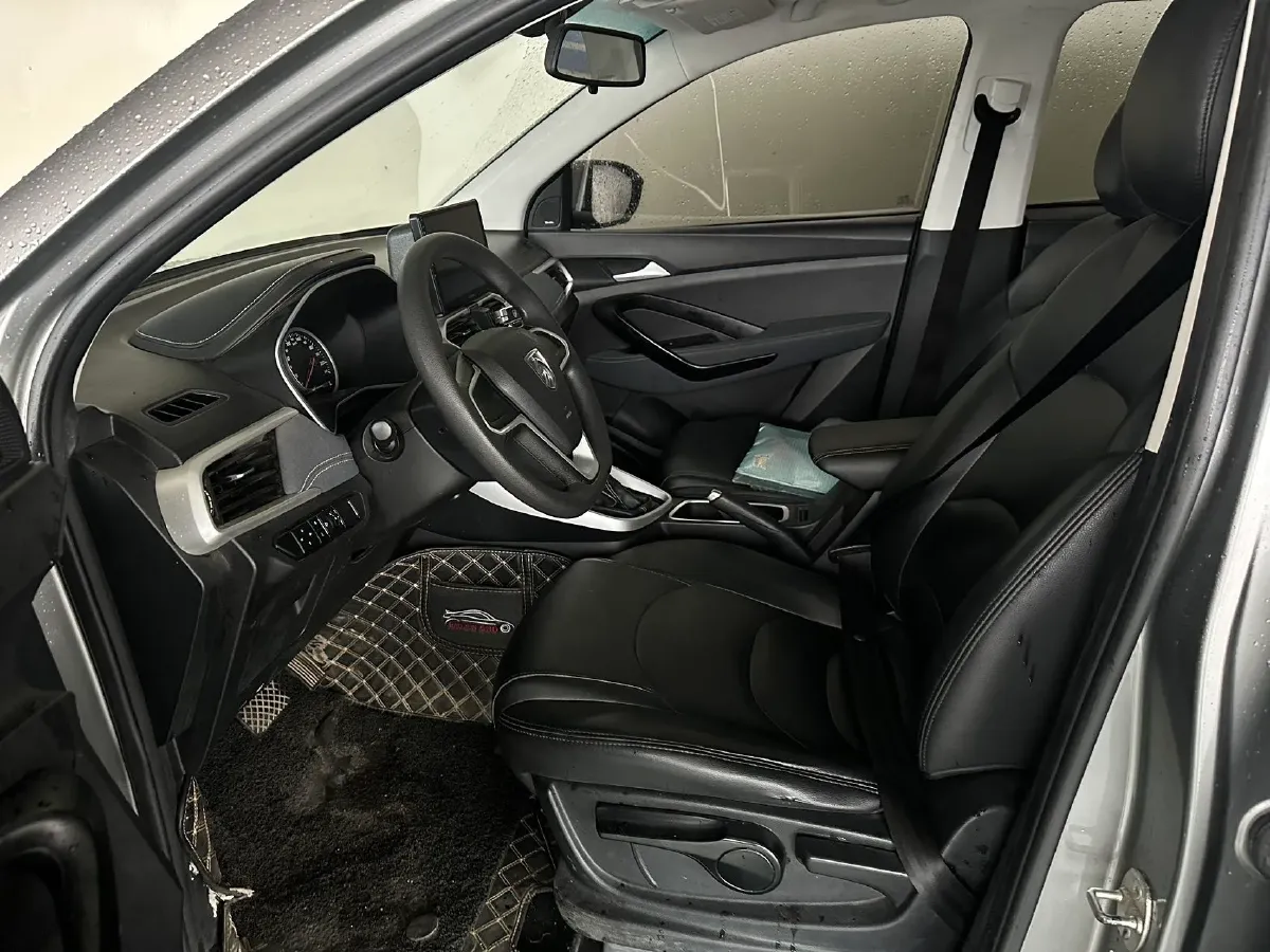 2019 BaoJun 530 1.5T 151HP L4 CVT,autocango,china used car exporter,china ev exporter,chinese used car exporter,chinese used ev exporter