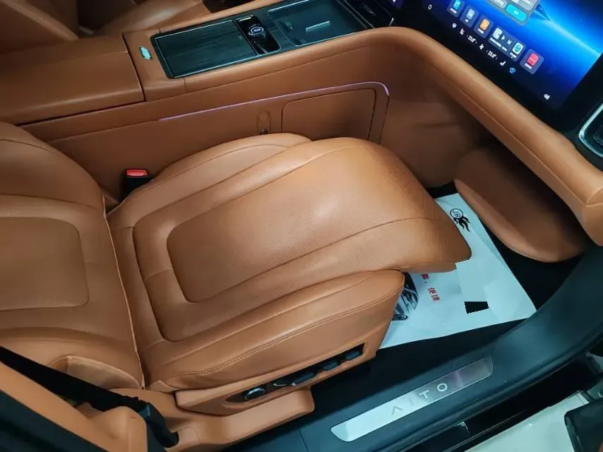 2024 AITO AITO M9 1.5T 152HP L4 REEV 42KWH,autocango,china used car exporter,china ev exporter,chinese used car exporter,chinese used ev exporter