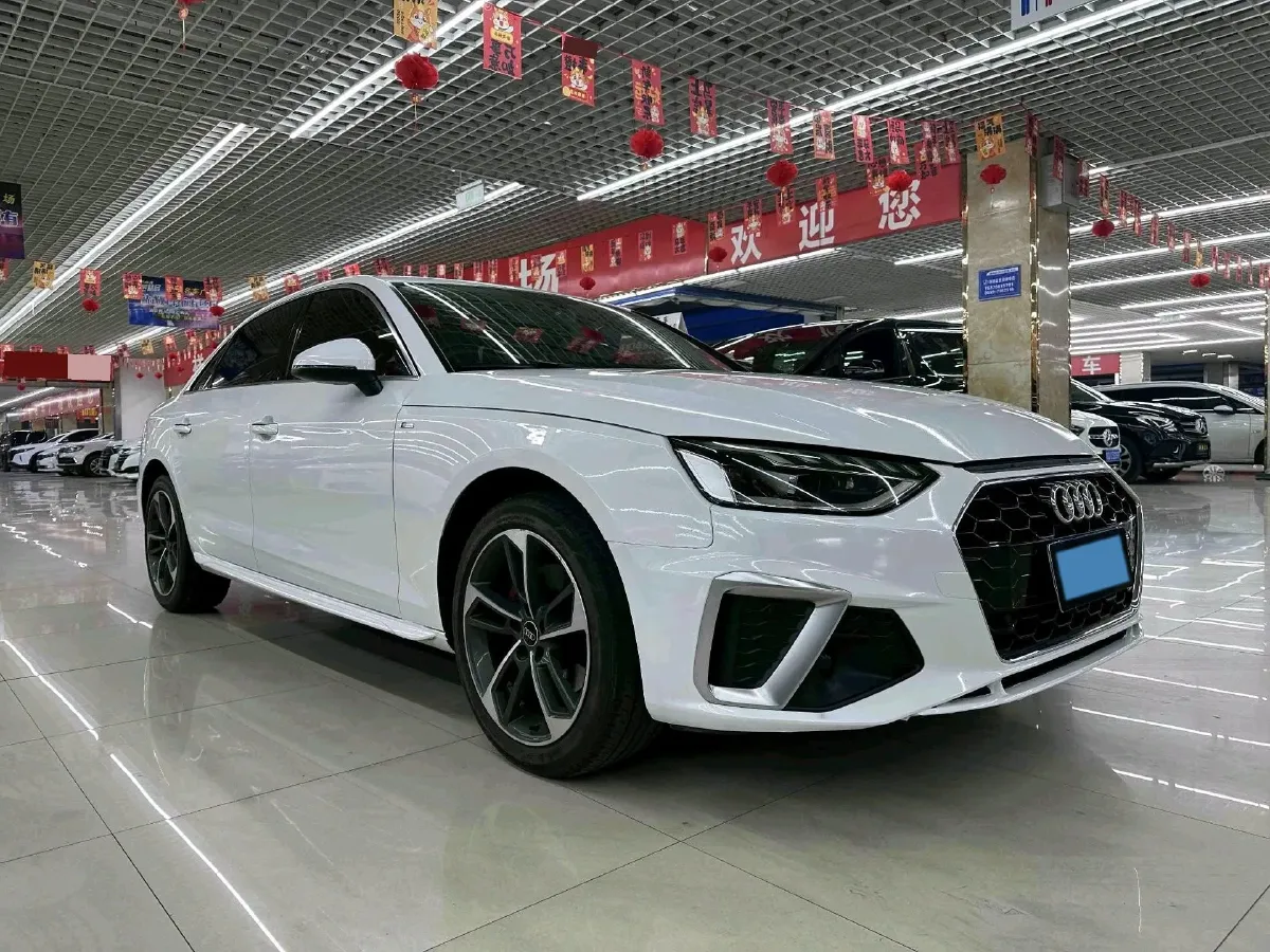 2022 Audi A4L 2.0T 190HP L4 7DCT,autocango,china used car exporter,china ev exporter,chinese used car exporter,chinese used ev exporter