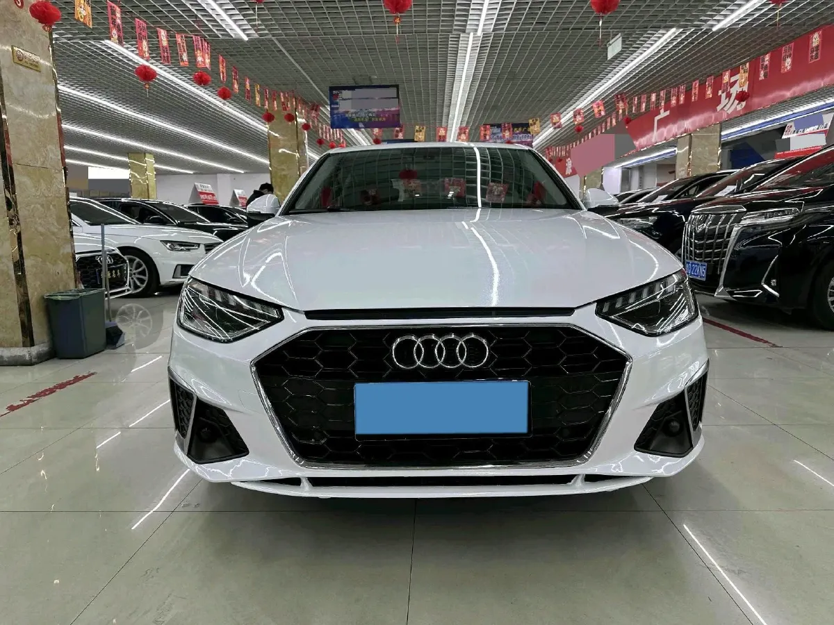 2022 Audi A4L 2.0T 190HP L4 7DCT,autocango,china used car exporter,china ev exporter,chinese used car exporter,chinese used ev exporter