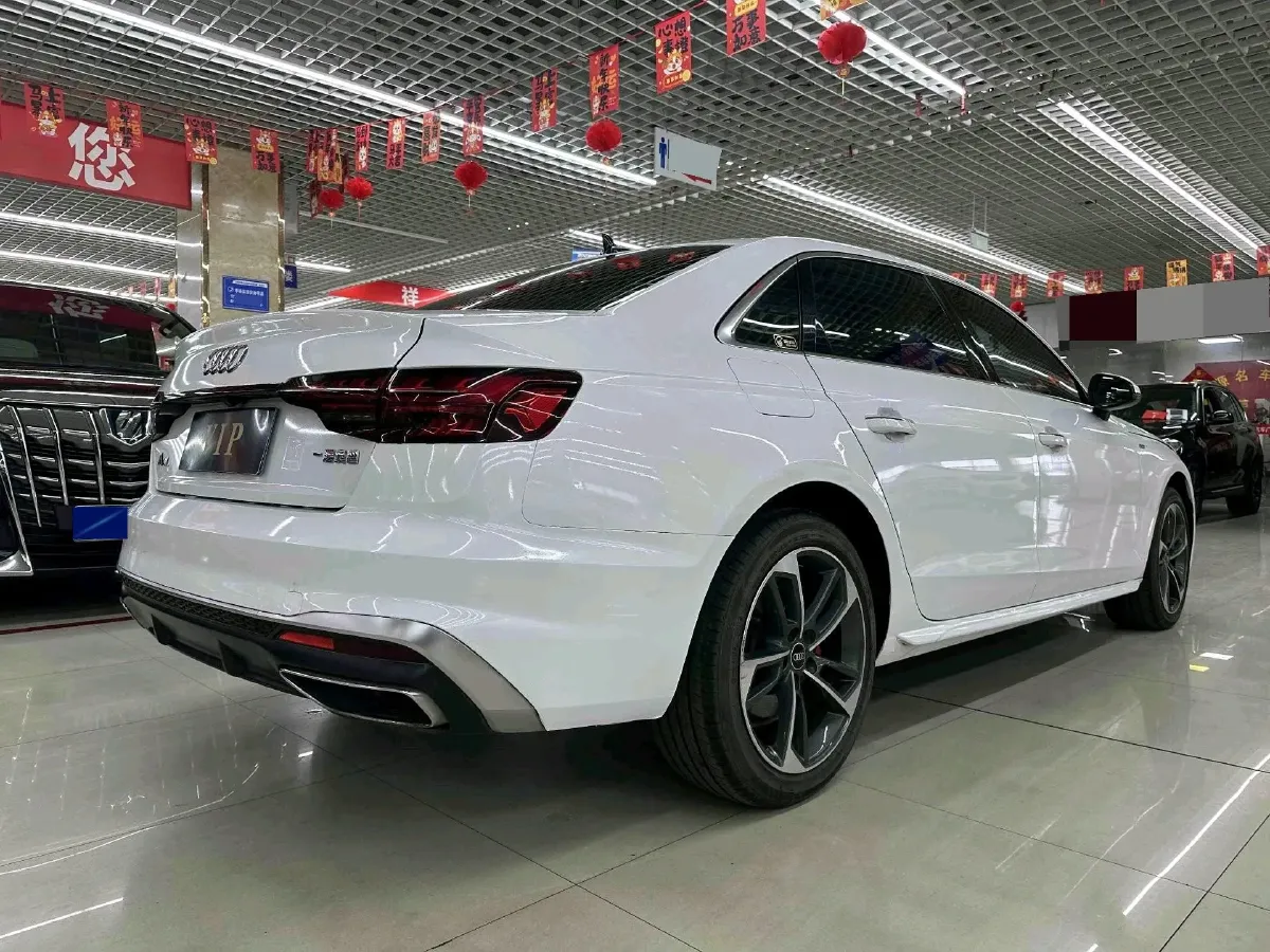 2022 Audi A4L 2.0T 190HP L4 7DCT,autocango,china used car exporter,china ev exporter,chinese used car exporter,chinese used ev exporter