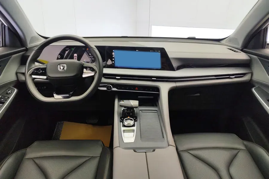 2022 ChangAn CS75 Plus 2.0T 233HP L4 8AT,autocango,china used car exporter,china ev exporter,chinese used car exporter,chinese used ev exporter