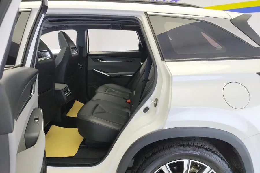 2022 ChangAn CS75 Plus 2.0T 233HP L4 8AT,autocango,china used car exporter,china ev exporter,chinese used car exporter,chinese used ev exporter