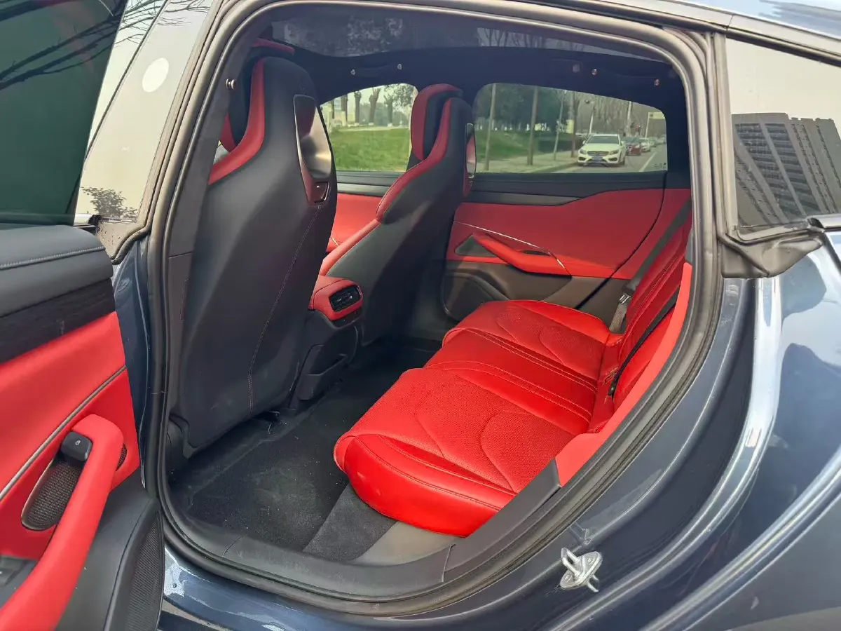 2024 MI SU7 BEV 101KWH,autocango,china used car exporter,china ev exporter,chinese used car exporter,chinese used ev exporter