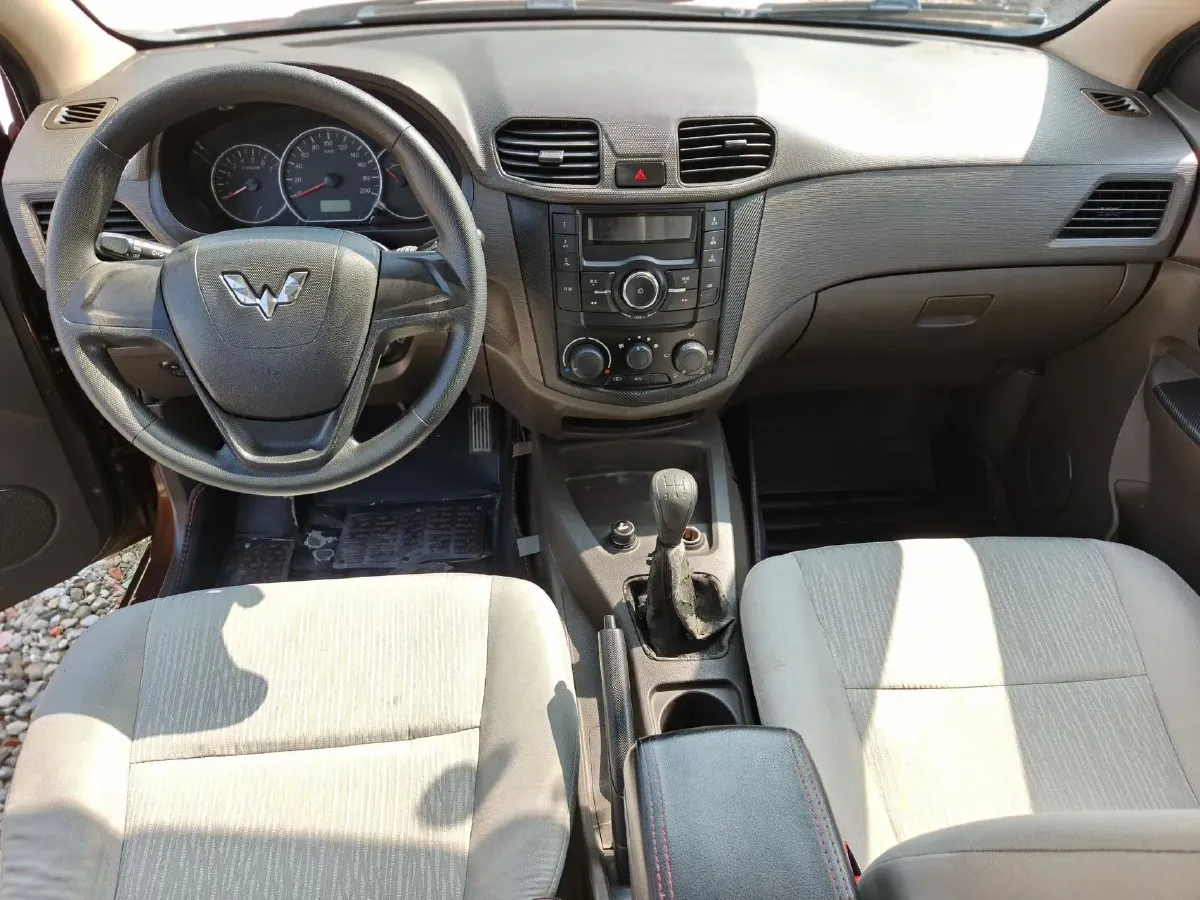 2016 WuLing HongGuang 1.5L 112HP L4 5MT,autocango,china used car exporter,china ev exporter,chinese used car exporter,chinese used ev exporter