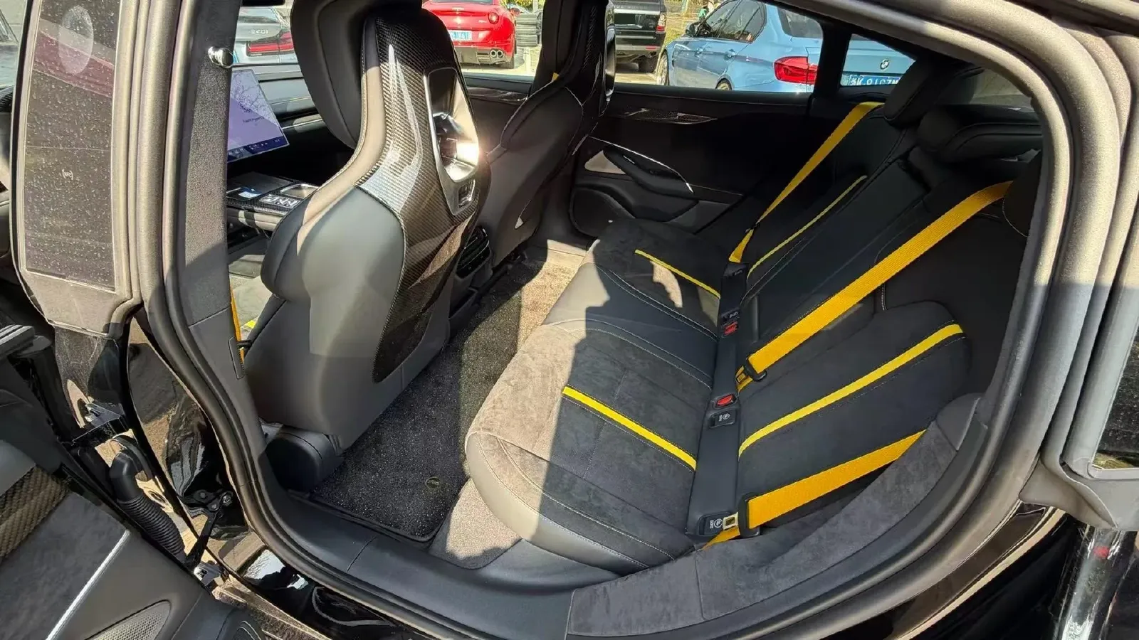 2025 MI SU7 Ultra BEV 93.7KWH,autocango,china used car exporter,china ev exporter,chinese used car exporter,chinese used ev exporter