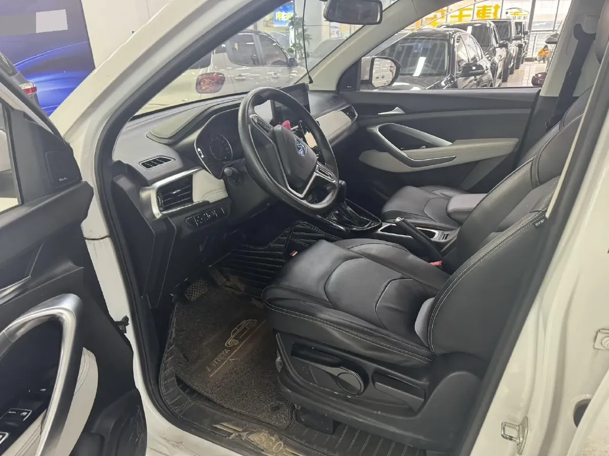 2019 BaoJun 530 1.5T 147HP L4 CVT,autocango,china used car exporter,china ev exporter,chinese used car exporter,chinese used ev exporter