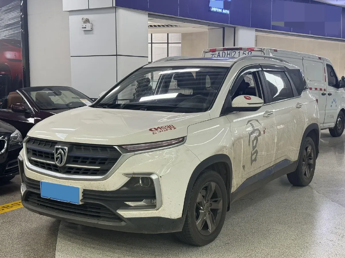 2019 BaoJun 530 1.5T 147HP L4 CVT,autocango,china used car exporter,china ev exporter,chinese used car exporter,chinese used ev exporter