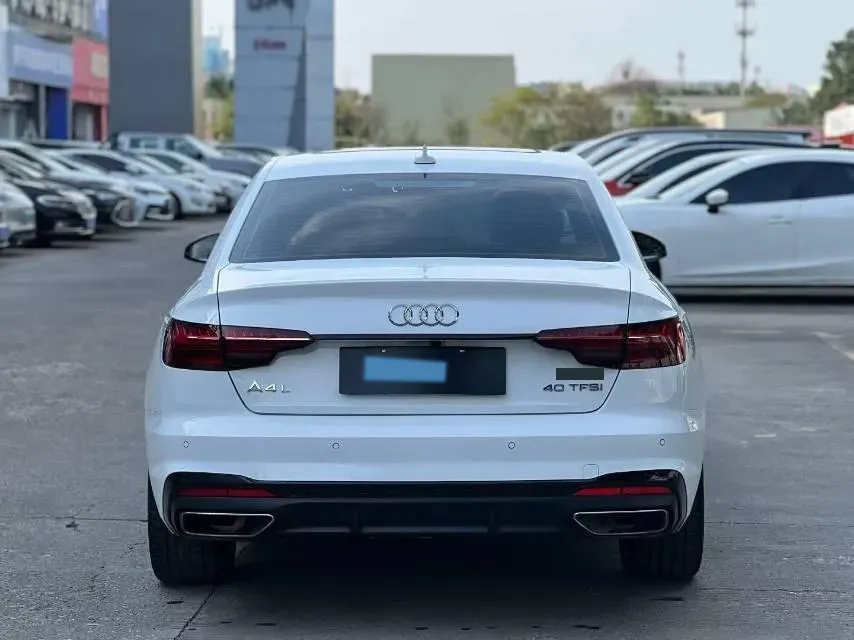 2023 Audi A4L 2.0T 190HP L4 7DCT,autocango,china used car exporter,china ev exporter,chinese used car exporter,chinese used ev exporter