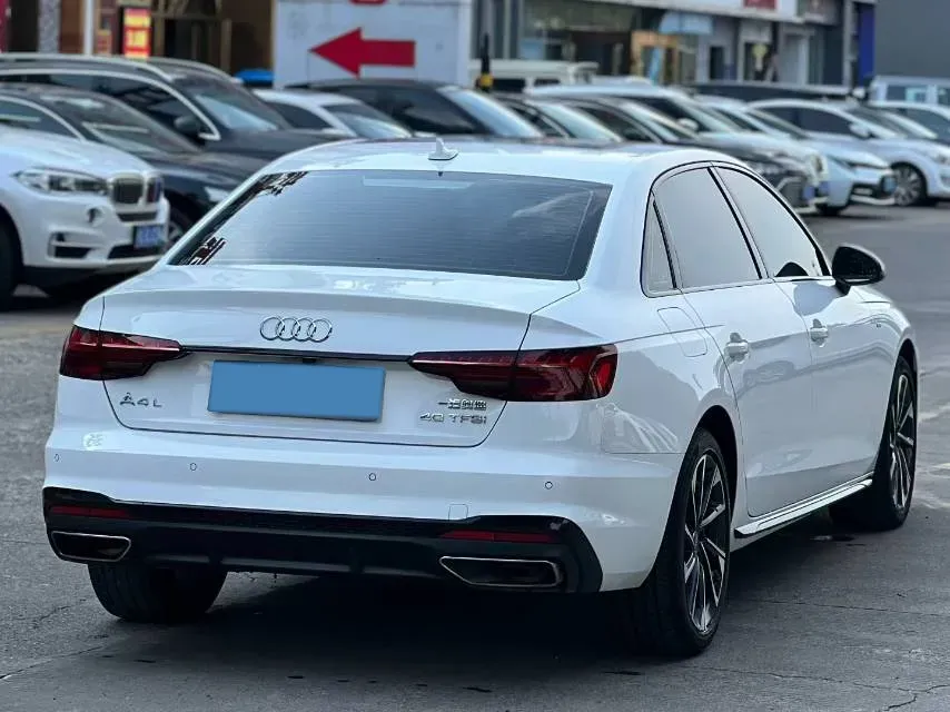 2023 Audi A4L 2.0T 190HP L4 7DCT,autocango,china used car exporter,china ev exporter,chinese used car exporter,chinese used ev exporter
