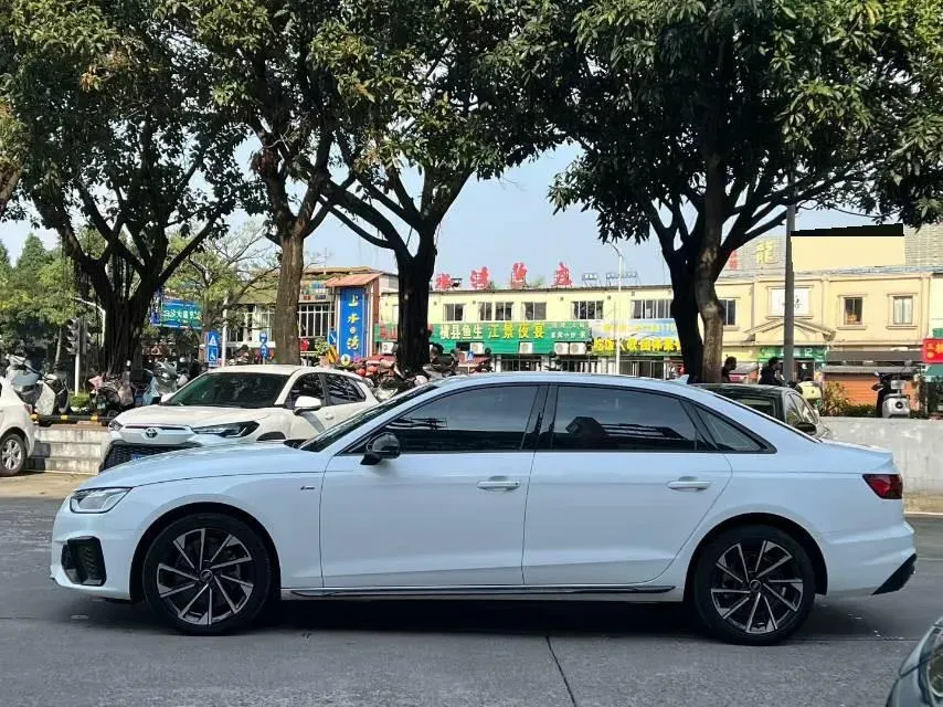 2023 Audi A4L 2.0T 190HP L4 7DCT,autocango,china used car exporter,china ev exporter,chinese used car exporter,chinese used ev exporter
