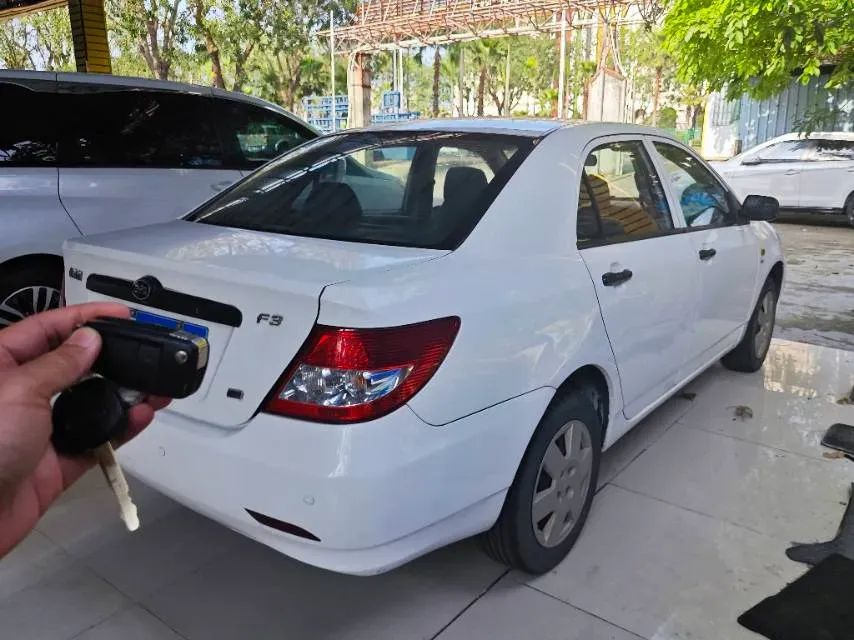 2013 FAW Vita V5 1.5L 102HP L4 5MT,autocango,china used car exporter,china ev exporter,chinese used car exporter,chinese used ev exporter