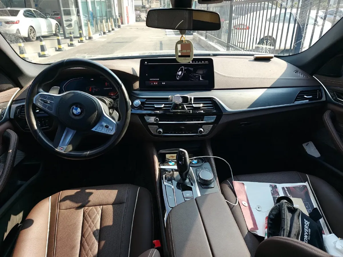 2023 BMW 5 Series 2.0T 245HP L4 8AT,autocango,china used car exporter,china ev exporter,chinese used car exporter,chinese used ev exporter