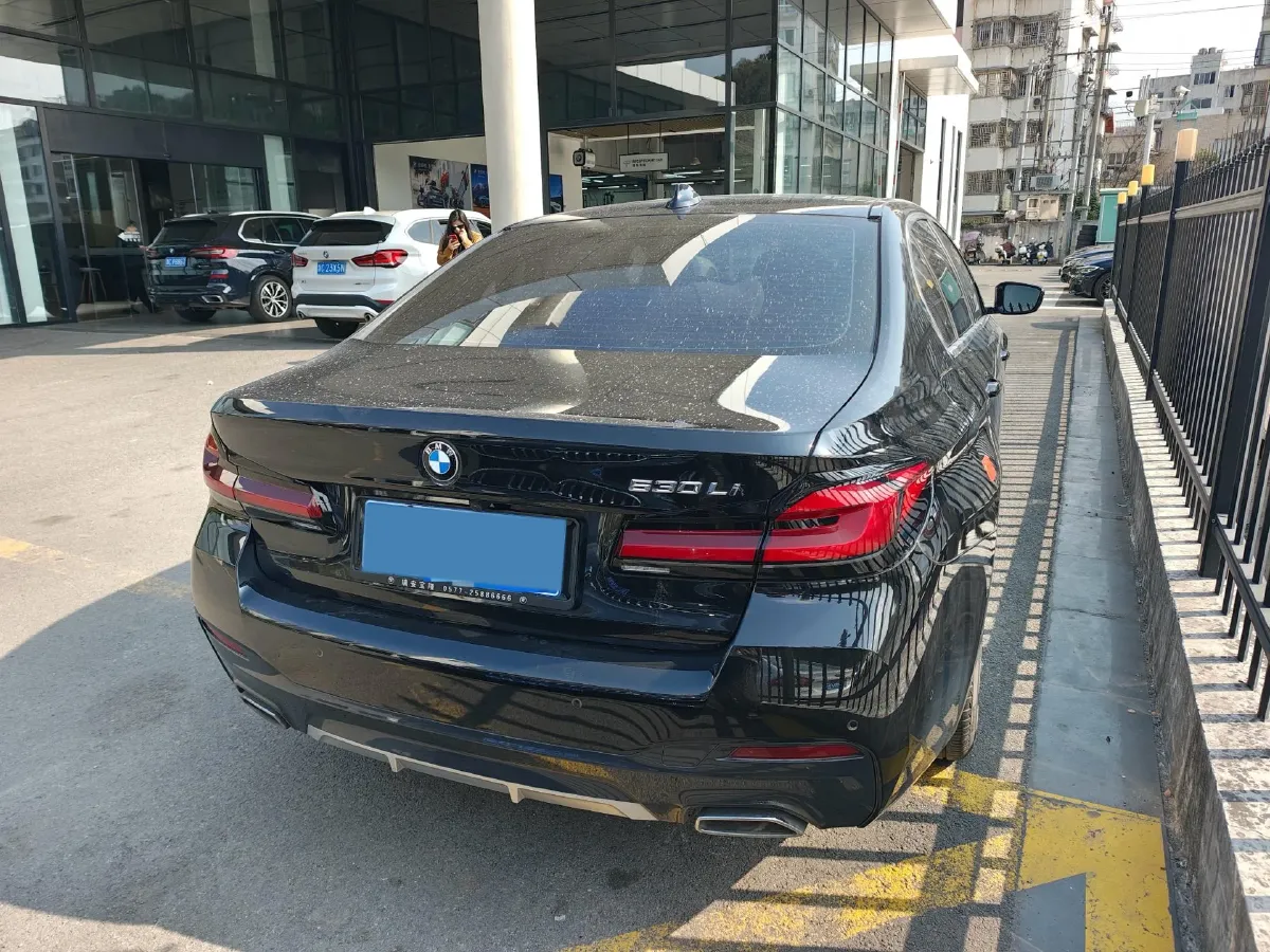 2023 BMW 5 Series 2.0T 245HP L4 8AT,autocango,china used car exporter,china ev exporter,chinese used car exporter,chinese used ev exporter