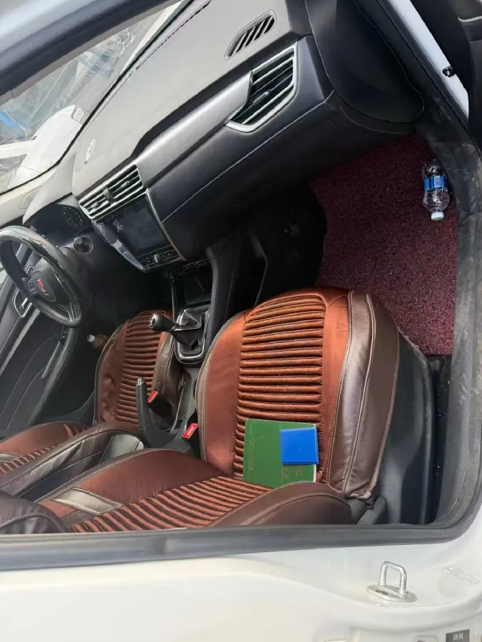 2019 Roewe i5 1.5L 120HP L4 5MT,autocango,china used car exporter,china ev exporter,chinese used car exporter,chinese used ev exporter