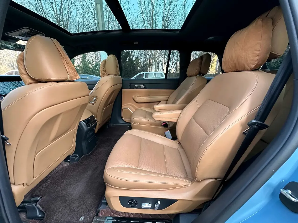 2021 Li ONE Range Extended 131HP REEV 40.5KWH,autocango,china used car exporter,china ev exporter,chinese used car exporter,chinese used ev exporter