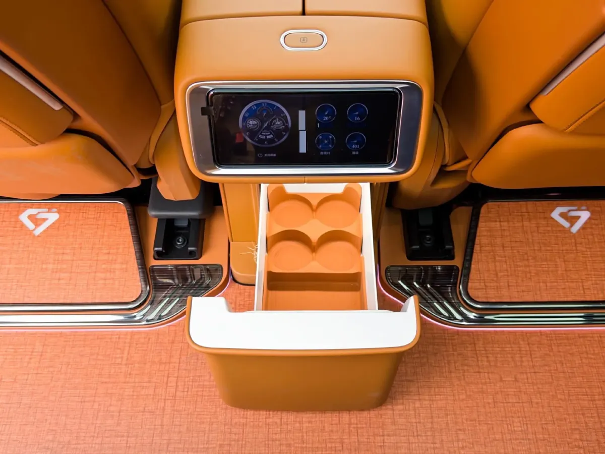 2025 AITO AITO M9 REEV 160HP REEV 52KWH,autocango,china used car exporter,china ev exporter,chinese used car exporter,chinese used ev exporter