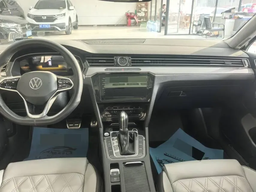 2023 Volkswagen Magotan 2.0T 186HP L4 7DCT,autocango,china used car exporter,china ev exporter,chinese used car exporter,chinese used ev exporter