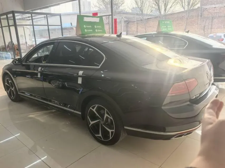 2023 Volkswagen Magotan 2.0T 186HP L4 7DCT,autocango,china used car exporter,china ev exporter,chinese used car exporter,chinese used ev exporter